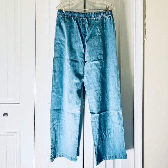 BEBE Wide Leg Elastic Waist Chambray Jeans in Light Blue (L) New With Tag - Picture 4 of 9